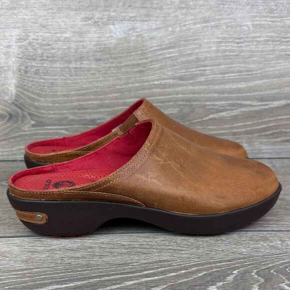 Crocs Cobbler 2.0 Women's Sz 8.5 Tan Leather Red Slip On Mules 16052 - Picture 1 of 12